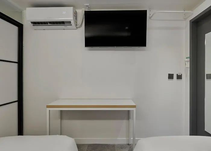 Eight Rest Myeongdong Hostel