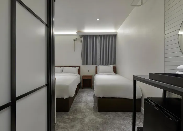 Hostel Eight Rest Myeongdong *