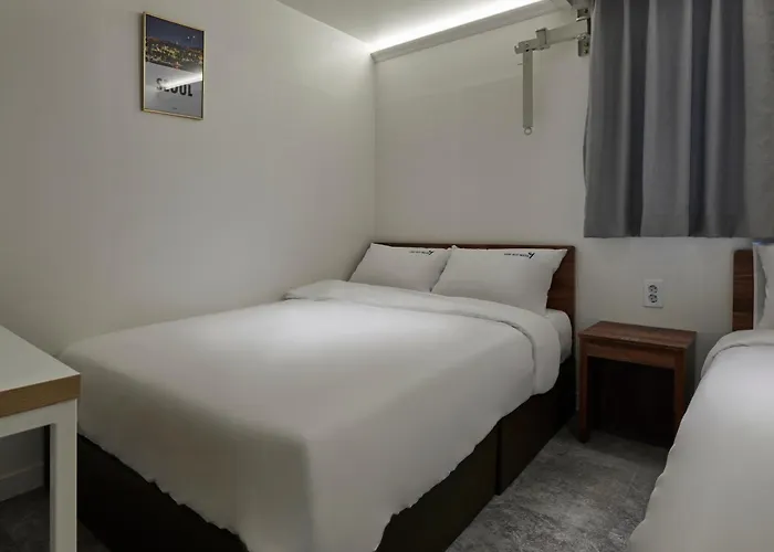 Hostel Eight Rest Myeongdong *