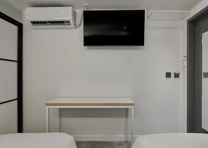 Hostel Eight Rest Myeongdong *